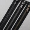 METALUXE® Tough — тракторная молния YKK с металлическим блеском